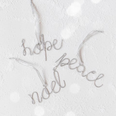 Peace, Hope + Noel Orn. Set