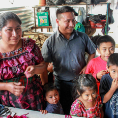 Artisan Clara + family, Guatemala